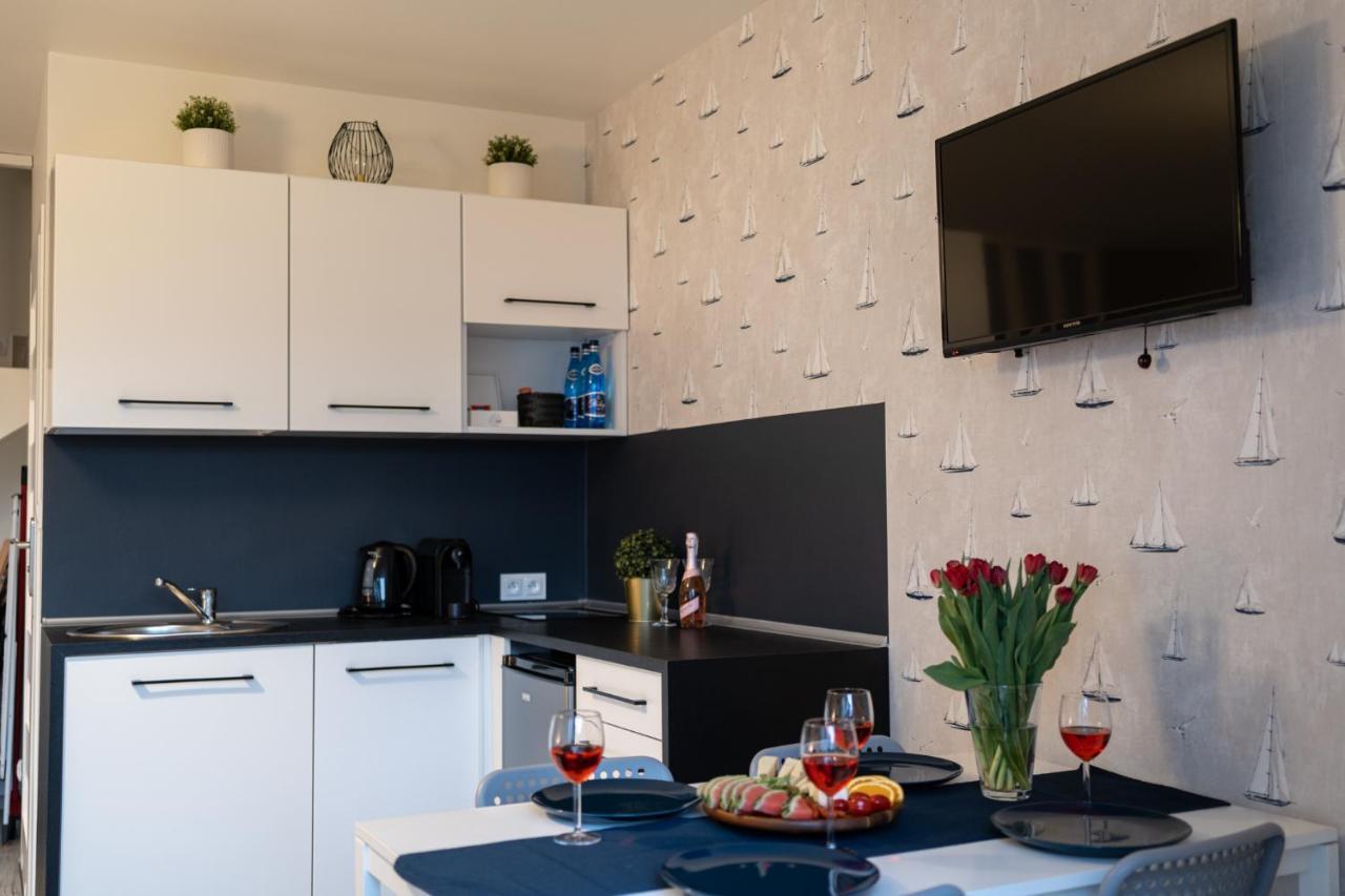 Karwia Marina Apartamenty Exteriör bild