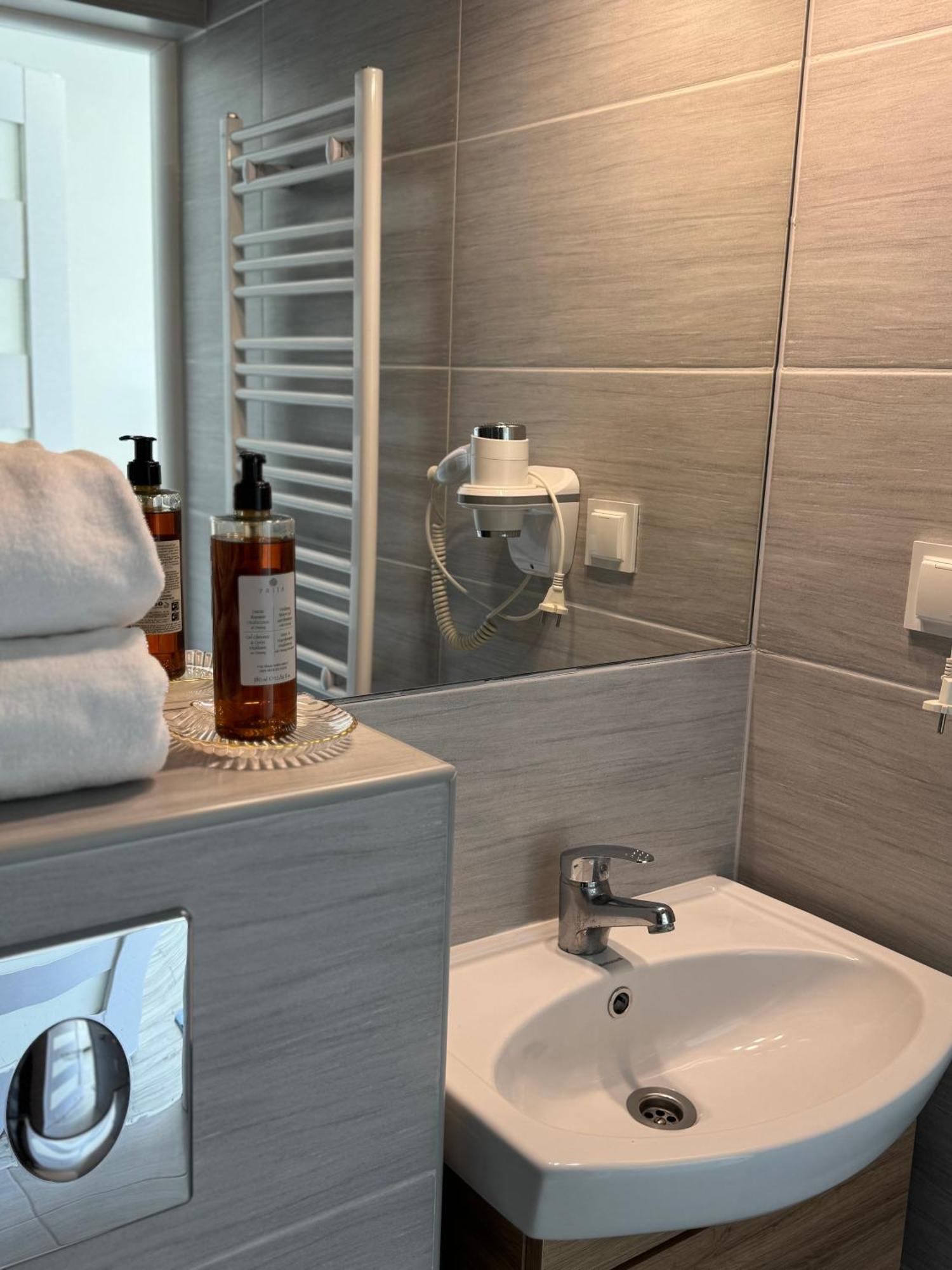 Karwia Marina Apartamenty Exteriör bild